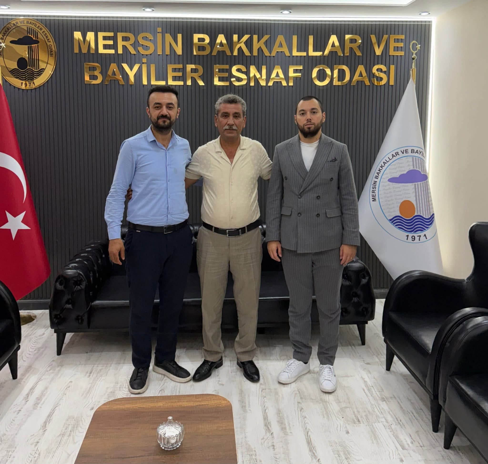 Mersin Adıyaman Kahtalılar Derneği Başkanı ve Mersin Lokantacılar Odası Yönetim Kurulu Üyesi Ramazan ÇALOĞLU'ndan Odamıza Ziyaret